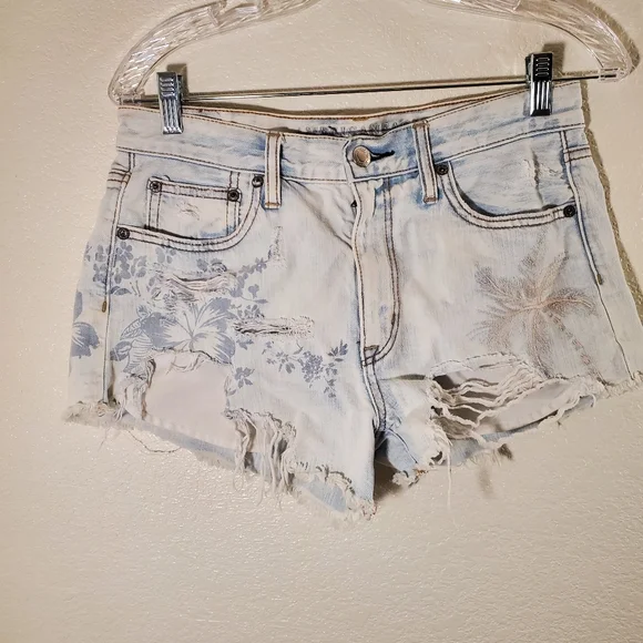 UniqueAmerican Eagle vintage high rise jean short - Picture 12 of 13